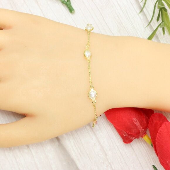 "Trendy Handmade Bracelet – A Thoughtful Gift for Girls & Women | UNVRC1107 - Picture 4 of 10